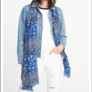 ✨ Old Navy Purple Floral Scarf✨